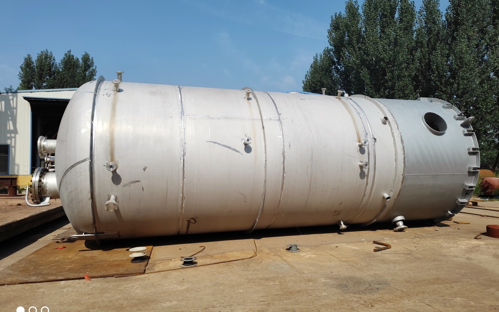 儲罐容器_壓力容器_低溫儲罐_菏澤花王壓力容器